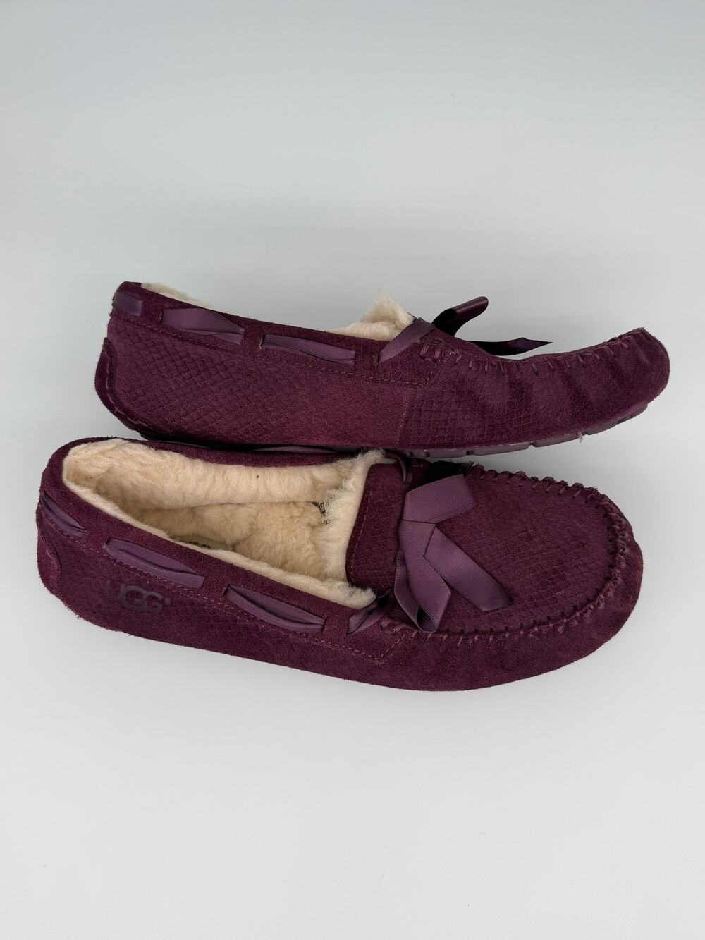 UGG purple suede bow dakota moccasin slipper size 10